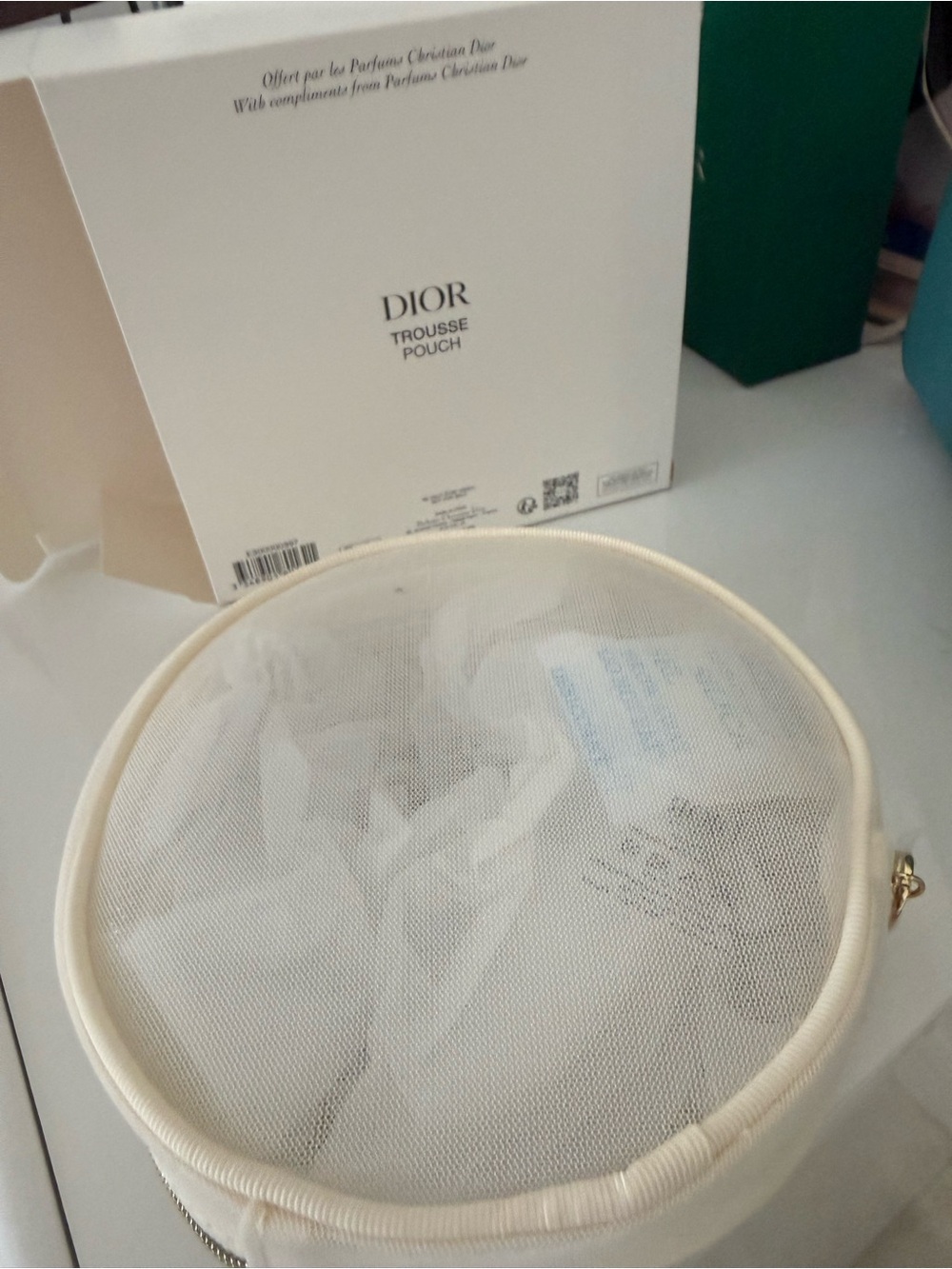 Mother’s Day Dior Round Mesh Cosmetic Pouch in Cream & Gold, Limited Edition - Picture 4 of 4